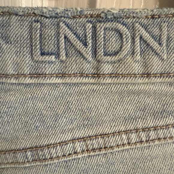 Cassie Randolf LNDN Denim Distressed Jeans Women’s 26 NWT 100% Organic - Picture 5 of 5